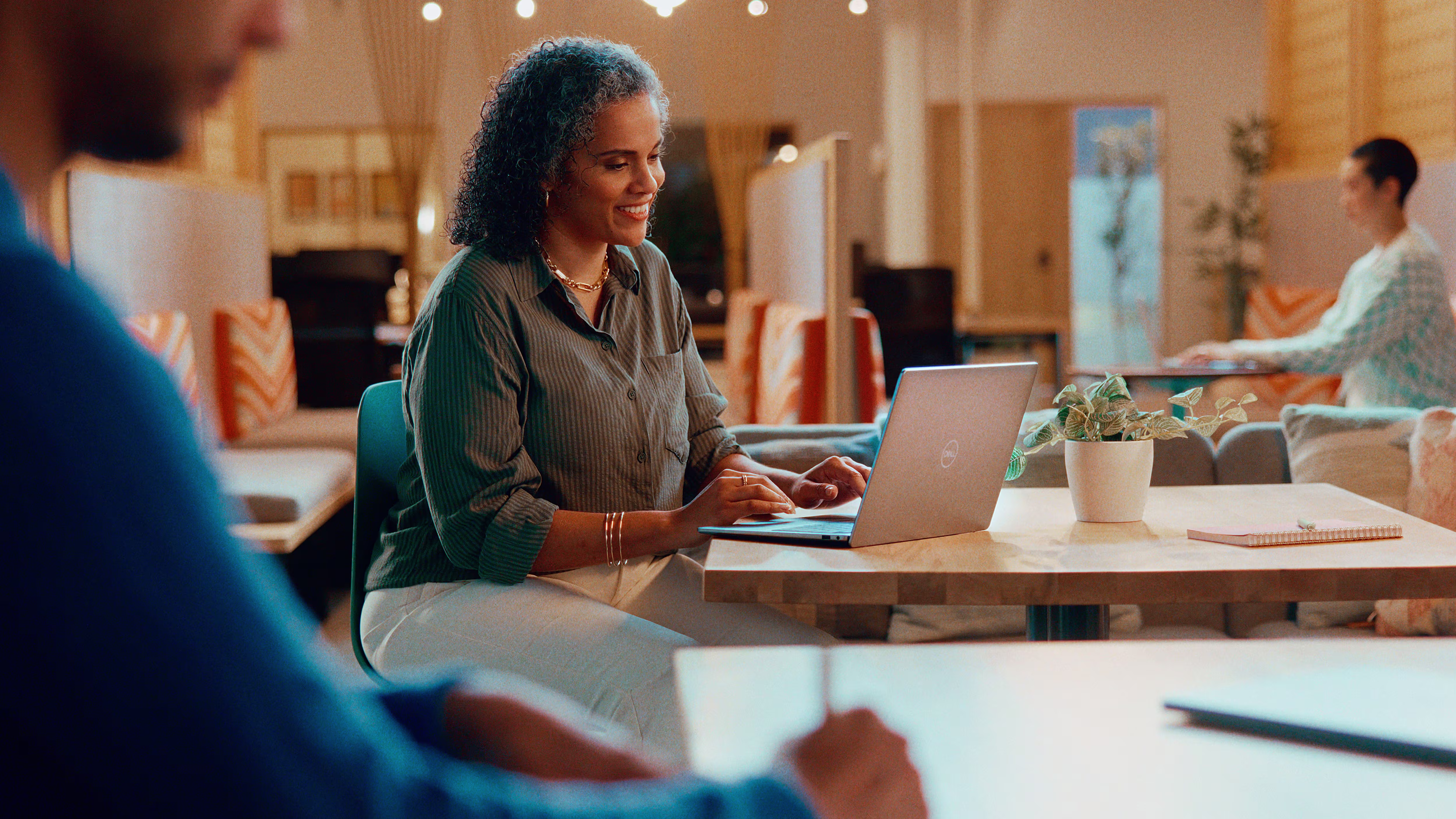 Latitude 14 5455 Laptop Lifestyle